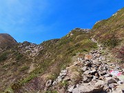 38 In arrivo sul sent. 101 alla Forcella Rossa (2055 m) 